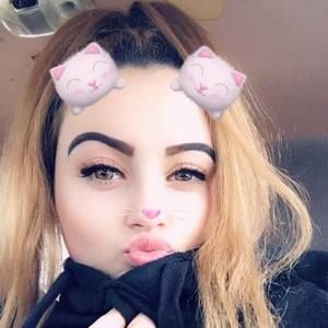 Meet your Posher, Elaina